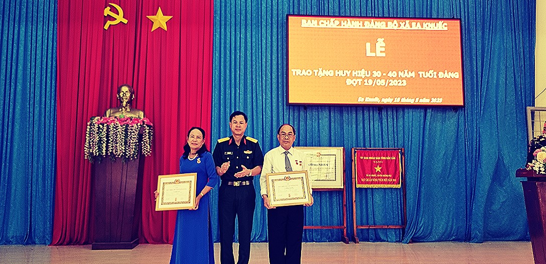 Huy hiệu 19.5 2
